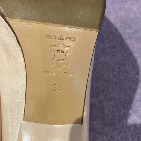 Claudio Fracassa kitten heels in cream - Picture 8 of 11
